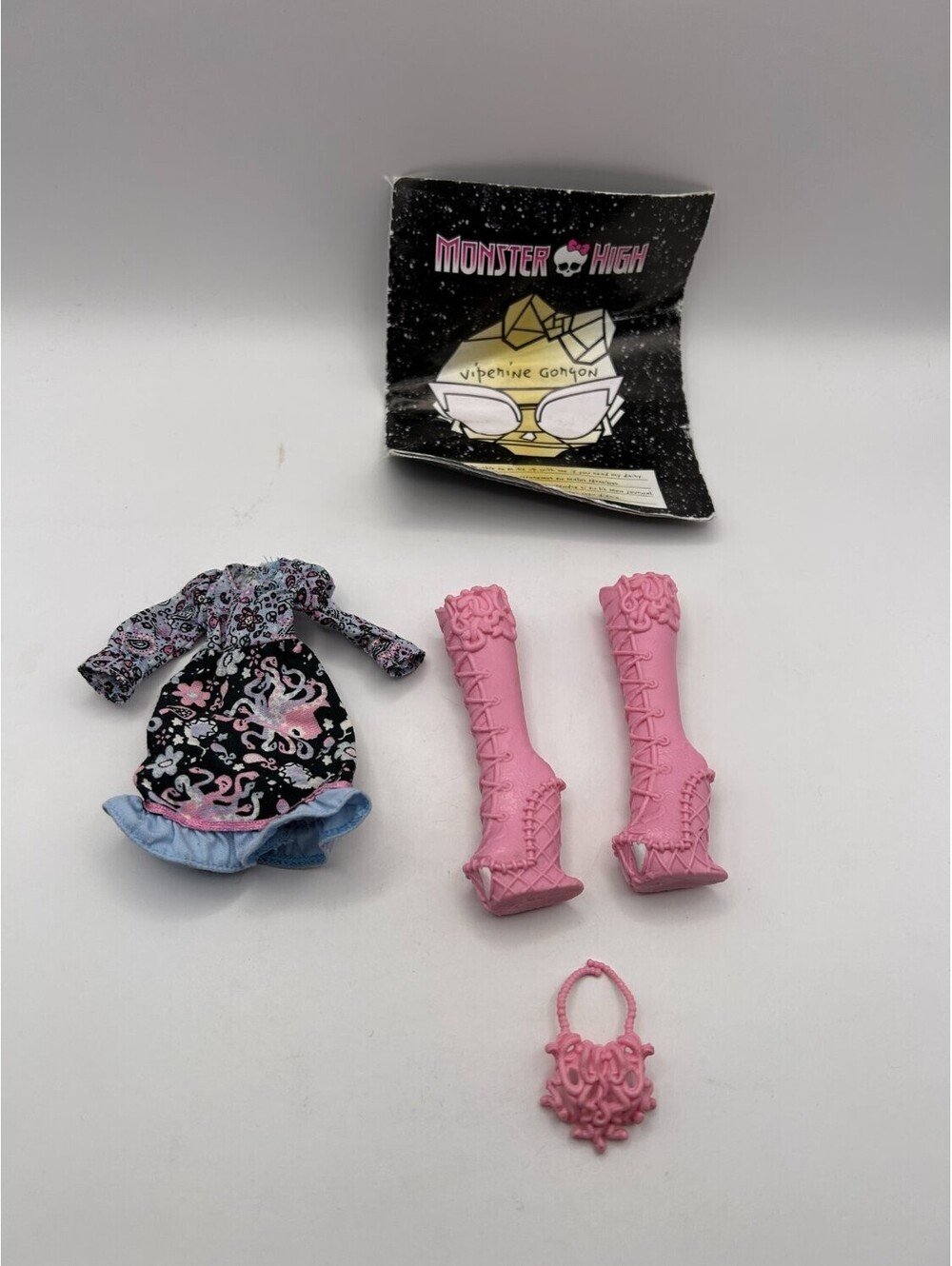 Monster High Viperine Gorgon Frights Camera Action Dress Boots Necklace Diary